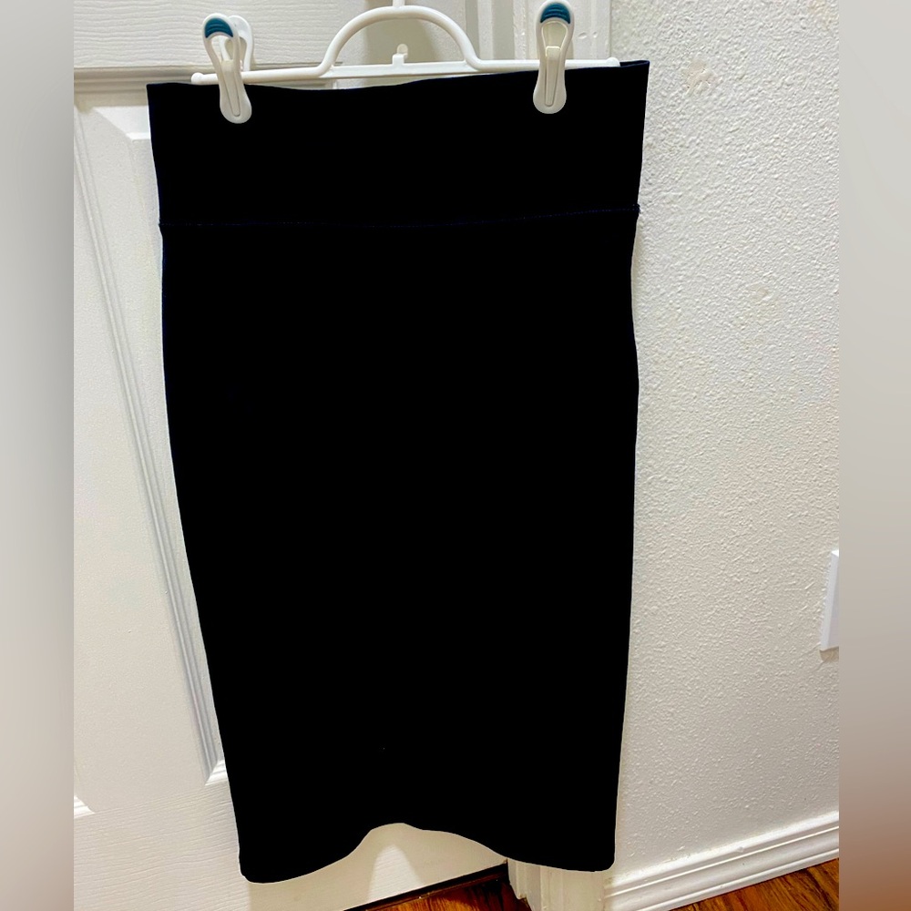 Elegant Black Pencil Skirt